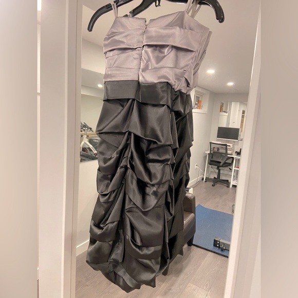 Le Chateau Black and grey/ silver cocktail party dress - Picture 5 of 5